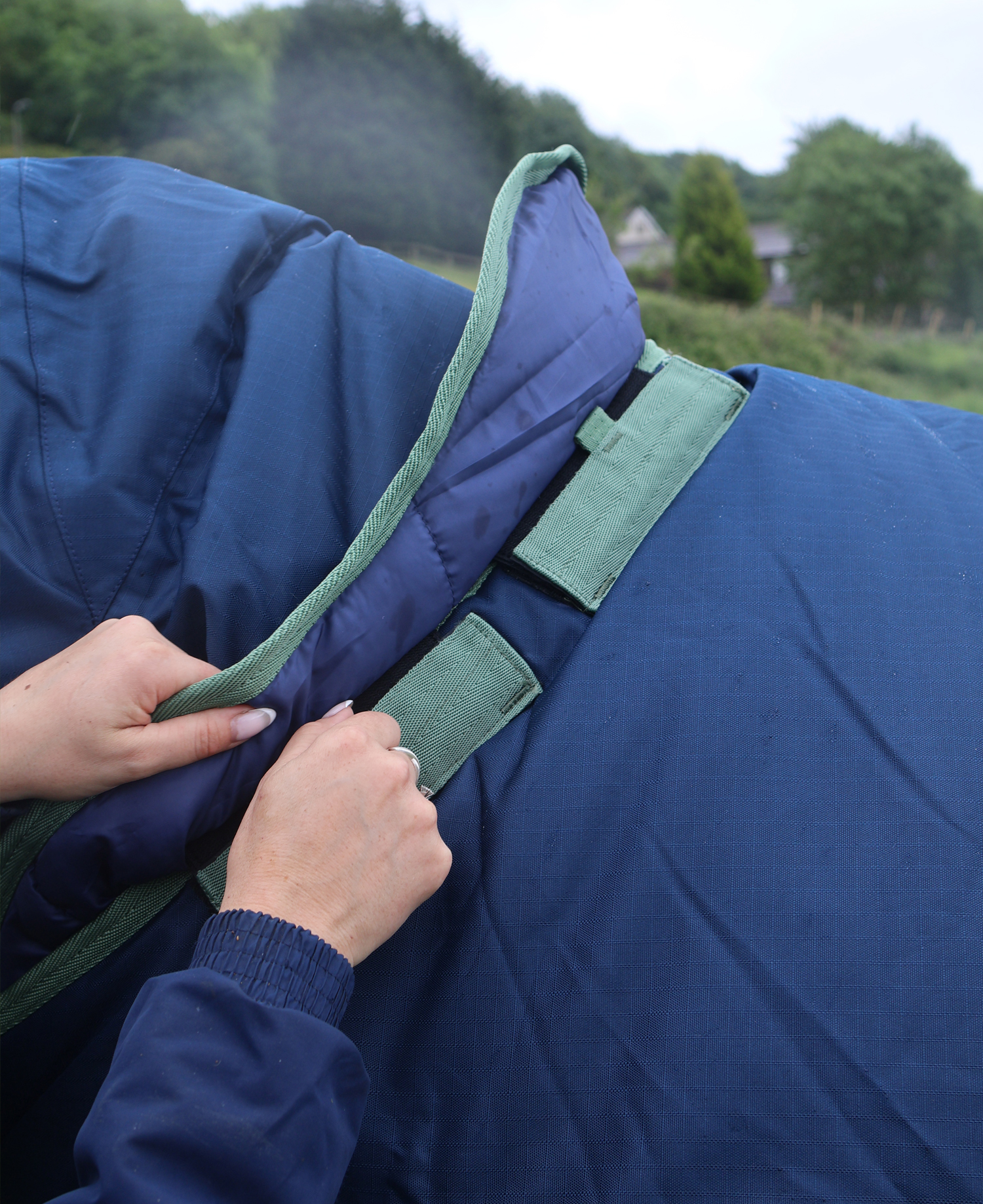 Perf 300g Detachable Neck Turnout Rug - Dark Navy - Image 2